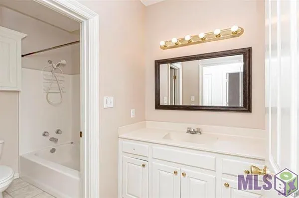 $2,300 | 10125 Springbrook Avenue, Baton Rouge, LA 70810