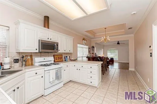 $2,300 | 10125 Springbrook Avenue, Baton Rouge, LA 70810