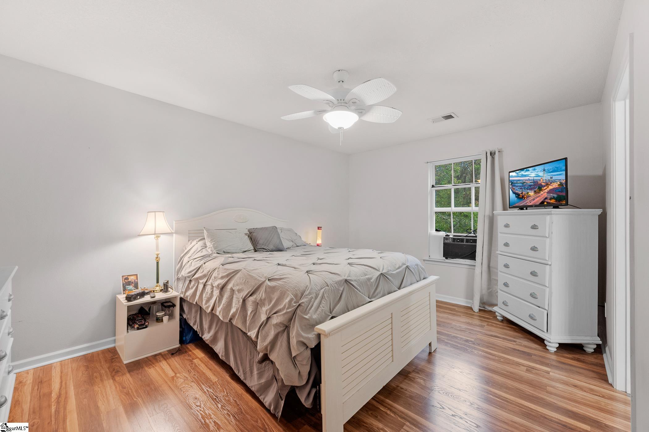 107 Kingscreek Drive Greer, SC 29650 - Photo 12 of 42