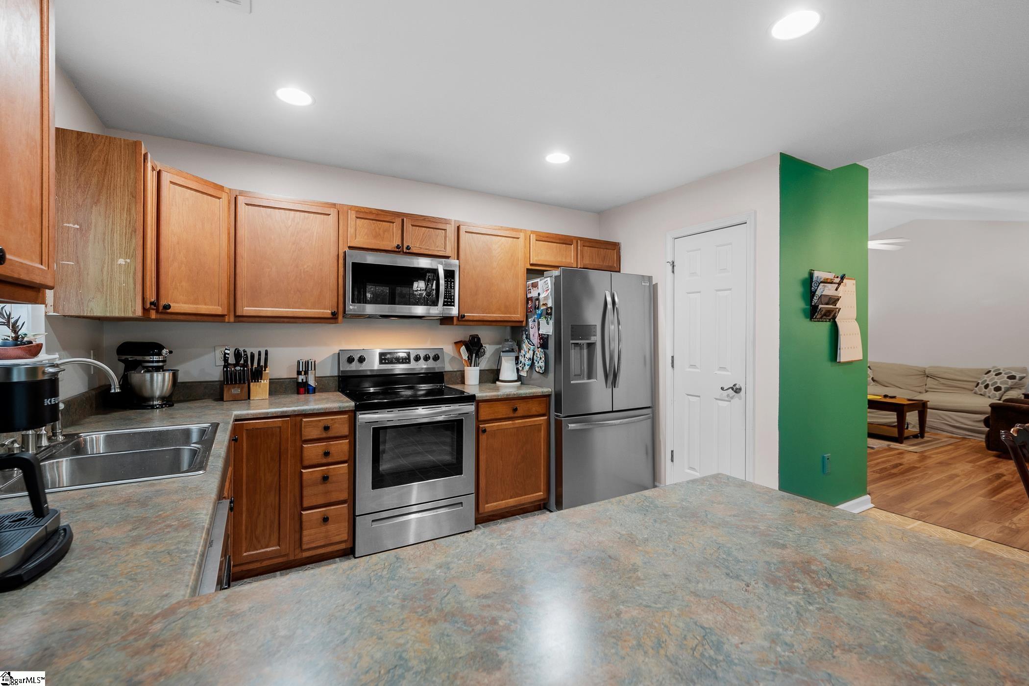 107 Kingscreek Drive Greer, SC 29650 - Photo 6 of 42