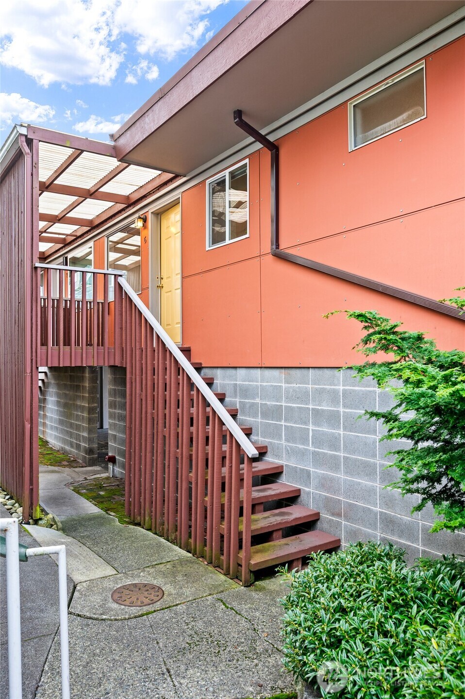 2112 Rucker Avenue, Unit 6 Everett, WA 98201 - Photo 4 of 19