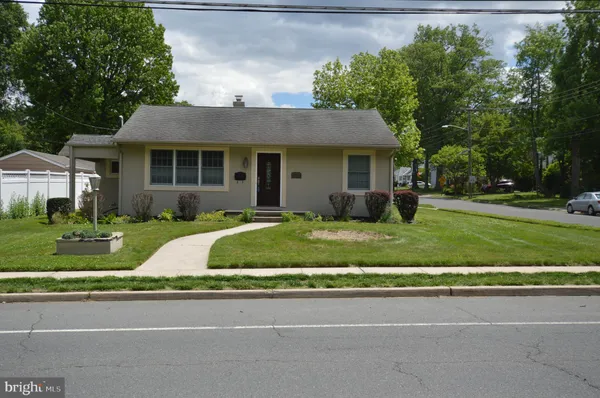 $2,700 | 2140 Princeton Pike, Trenton, NJ 08648