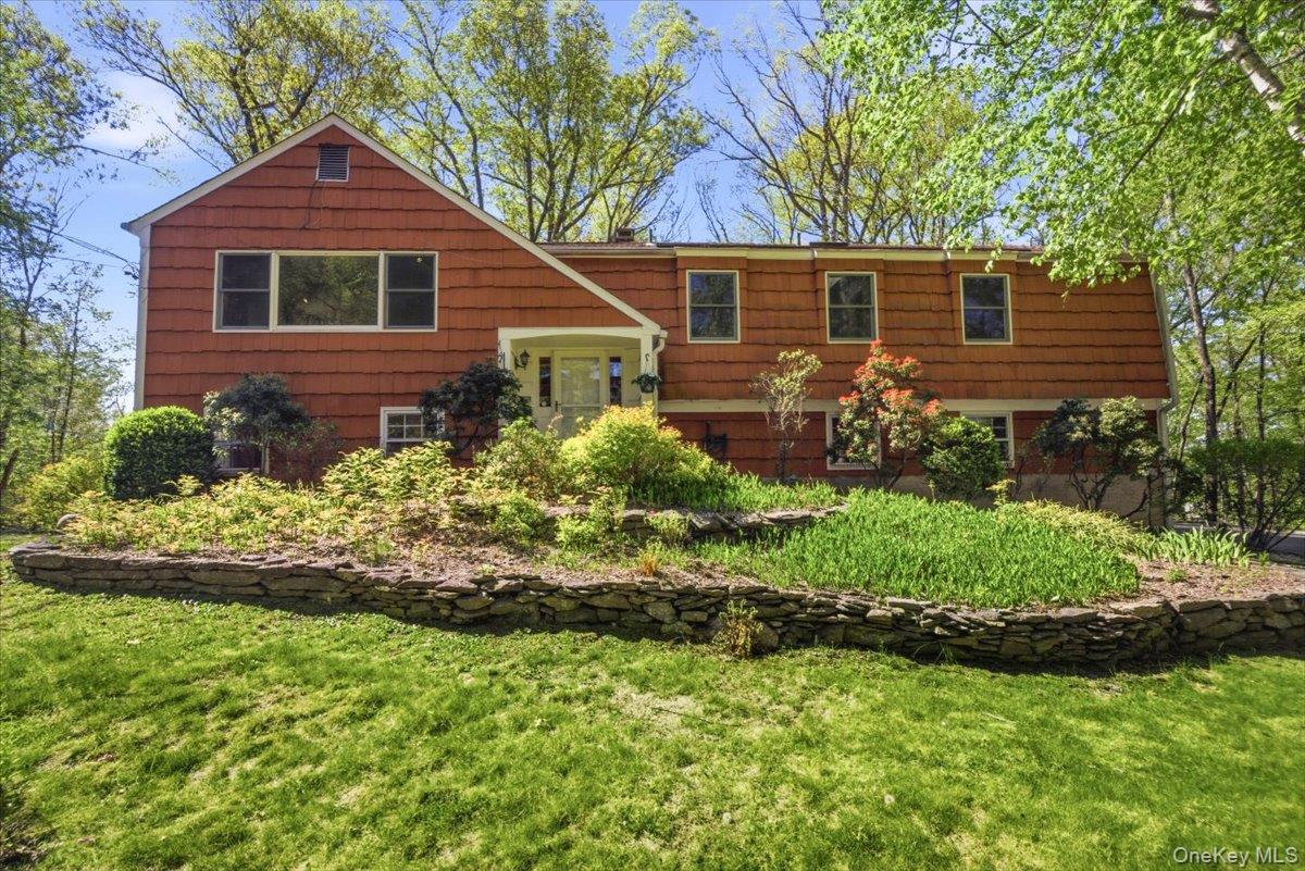 93 Brundage Ridge Road Bedford, NY 10506 - Photo 2 of 29