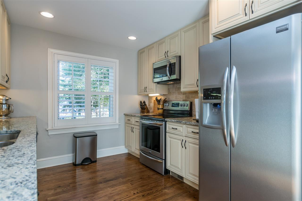 2817 Mayview Road Raleigh, NC 27607 - Photo 8 of 26 Photo 9