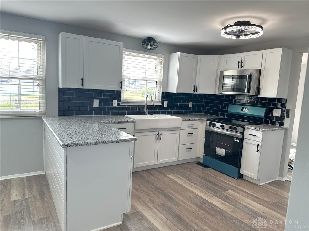 132 Marrett Farm Road Englewood, OH 45322 - Photo 9 of 37 Kitchen