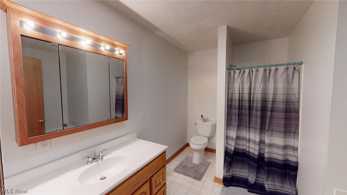 469 Pine Run Road Washington, WV 26181 - Photo 13 of 24 Master bathroom