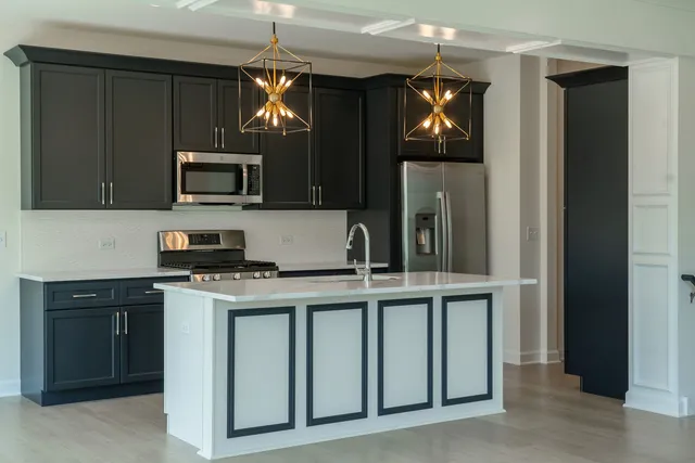 $354,900 | 15 Buckboard Lane, Unit A, Sycamore, IL 60178