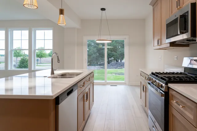 $354,900 | 15 Buckboard Lane, Unit A, Sycamore, IL 60178