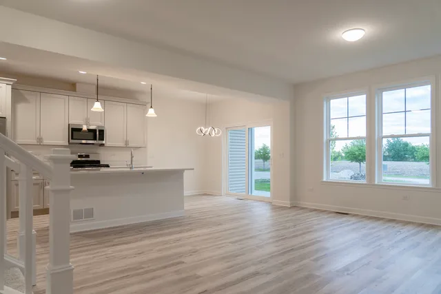 $354,900 | 15 Buckboard Lane, Unit A, Sycamore, IL 60178