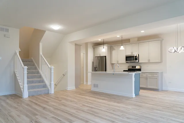 $354,900 | 15 Buckboard Lane, Unit A, Sycamore, IL 60178