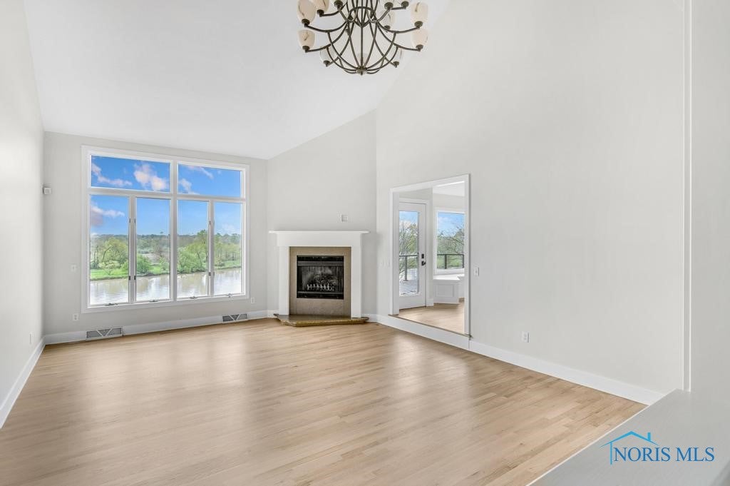 916 River Road Maumee, OH 43537 - Photo 13 of 50 Great/Living Room