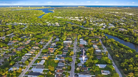 a view of city with an outdoor space