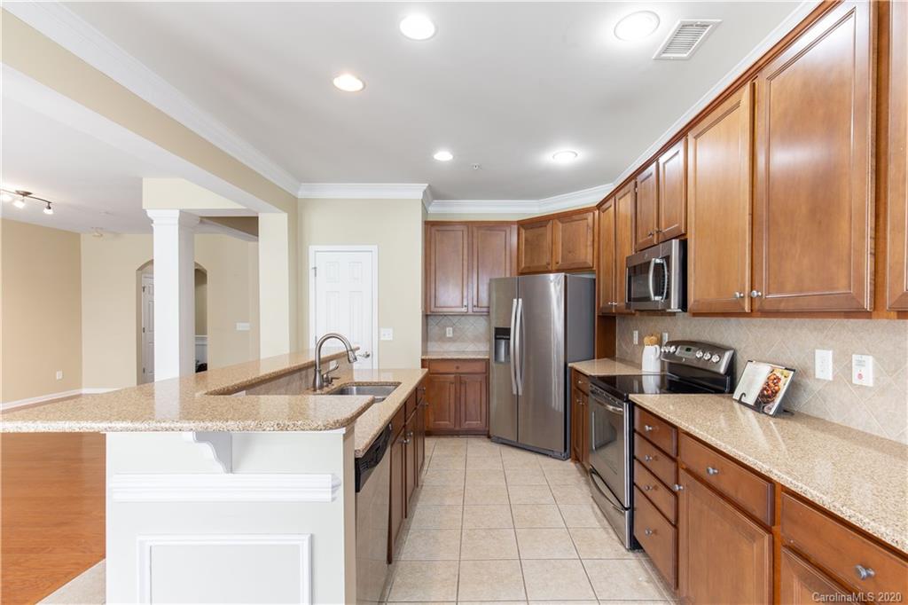 114 Inlet Point Drive Tega Cay, SC 29708 - Photo 10 of 36 Gallery Image 10