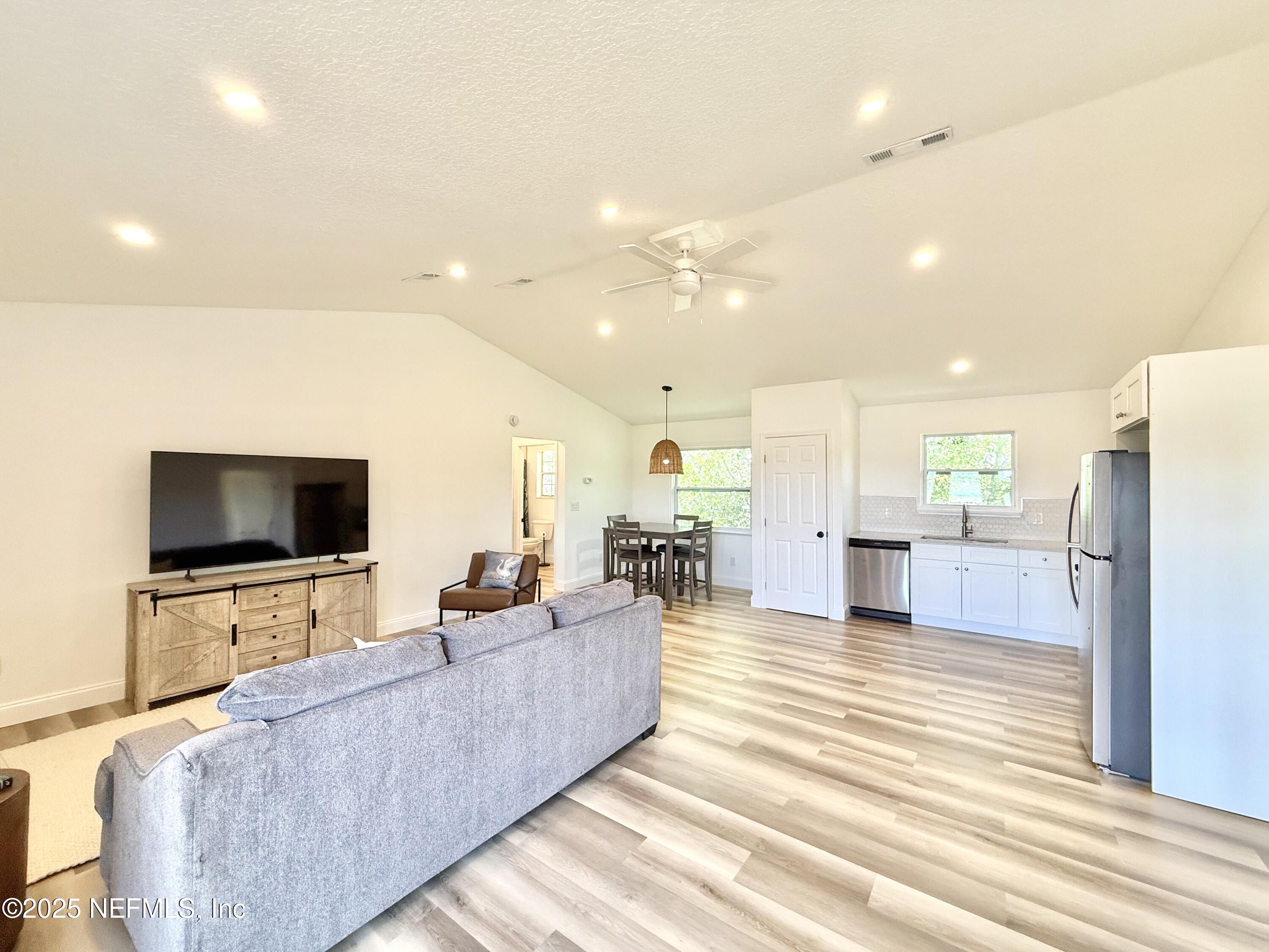 40 Colony Street, Unit B St. Augustine, FL 32084 - Photo 4 of 32 IMG_9471