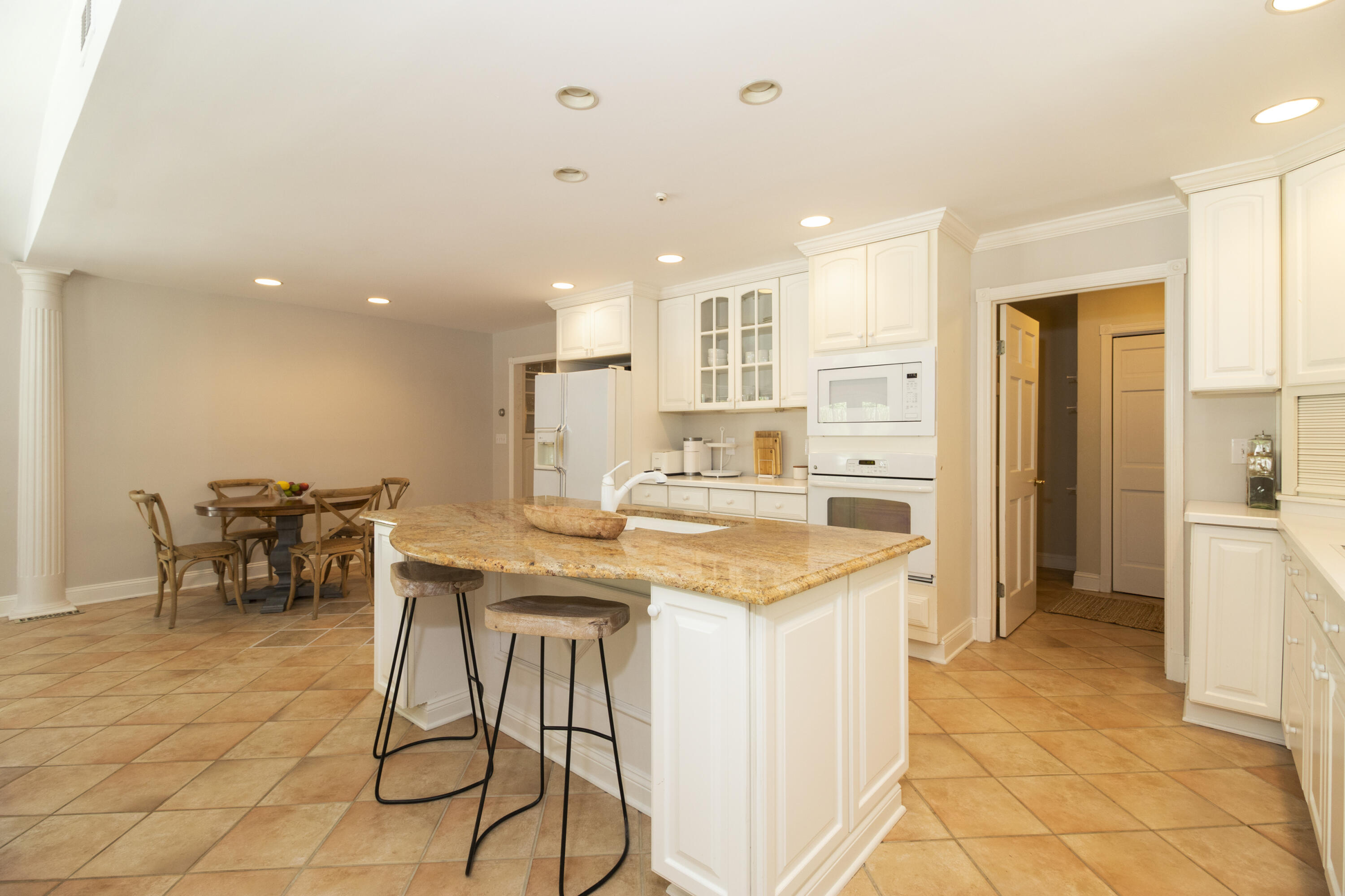 189 Parish Road New Canaan, CT 06840 - Photo 17 of 40 018-photo-kitchen-9376941