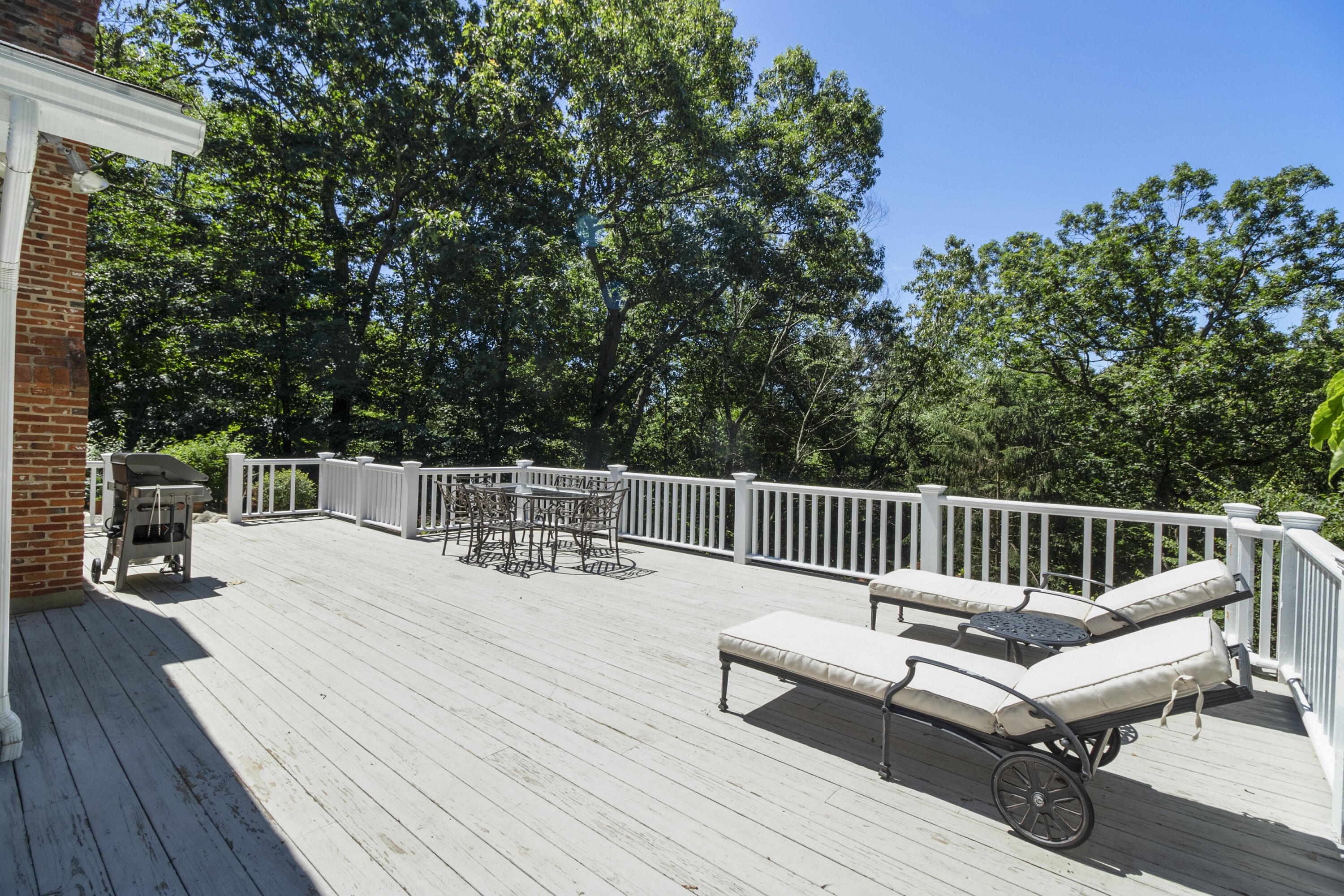 189 Parish Road New Canaan, CT 06840 - Photo 34 of 40 044-photo-deck-9376955