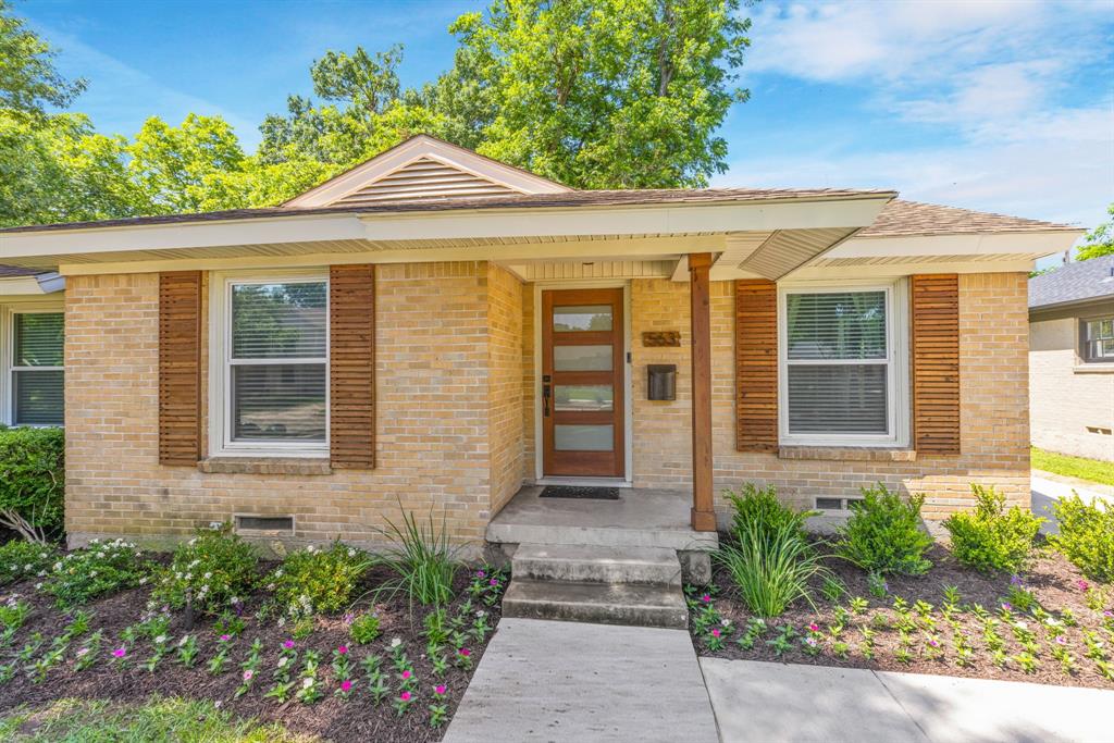 563 Hambrick Road Dallas, TX 75218 - Photo 4 of 36