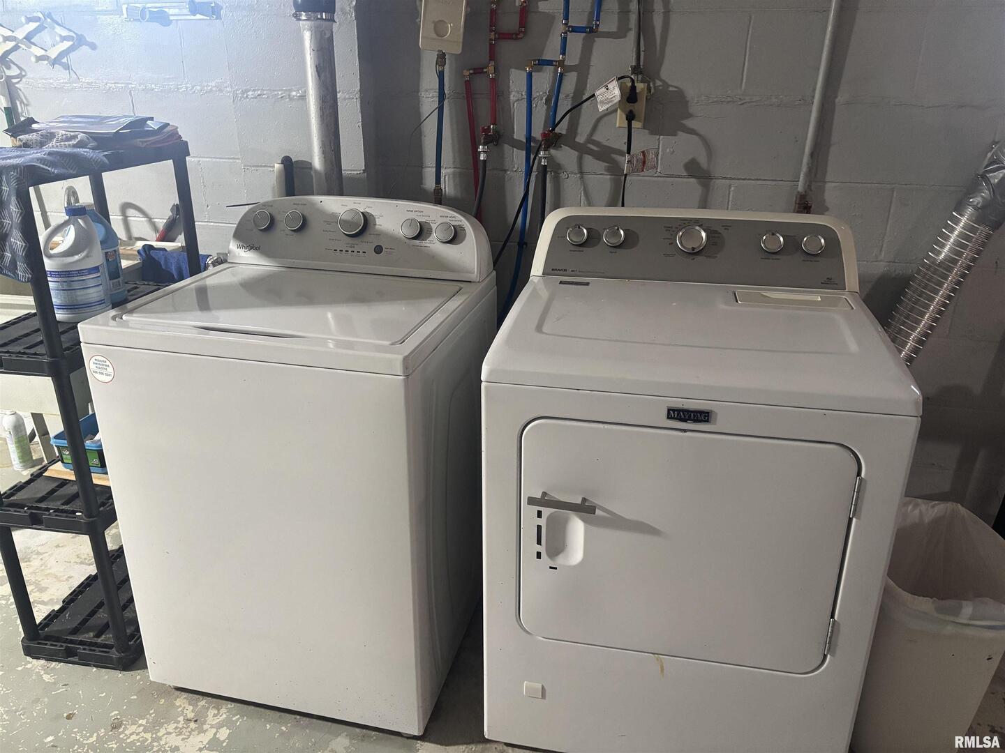 434 Payson Street Kewanee, IL 61443 - Photo 36 of 38 a utility room with dryer and washer