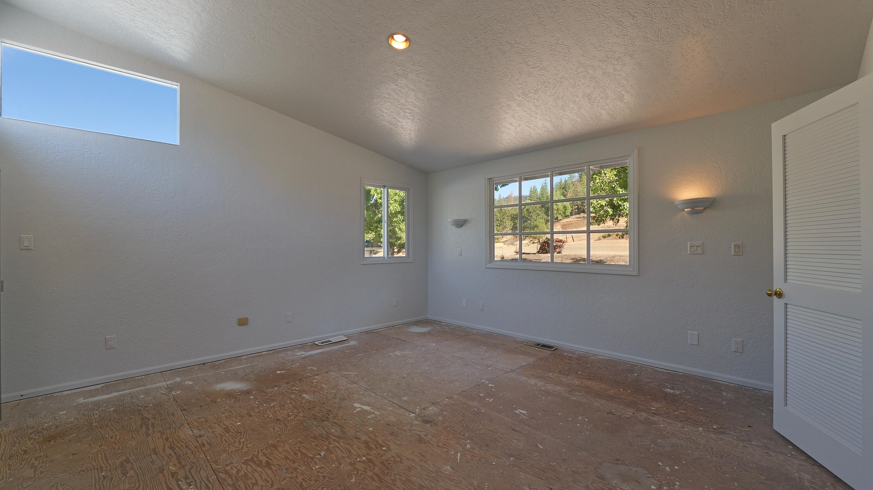 461 Sawyer Road Shady Cove, OR 97539 - Photo 35 of 48 Gallery Image 35