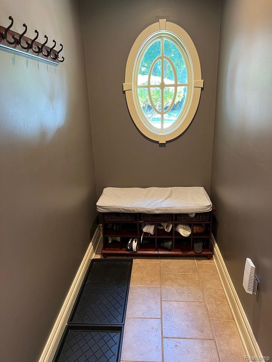 720 South Oxford Road Grosse Pointe, MI 48236 - Photo 18 of 44 Entry Area