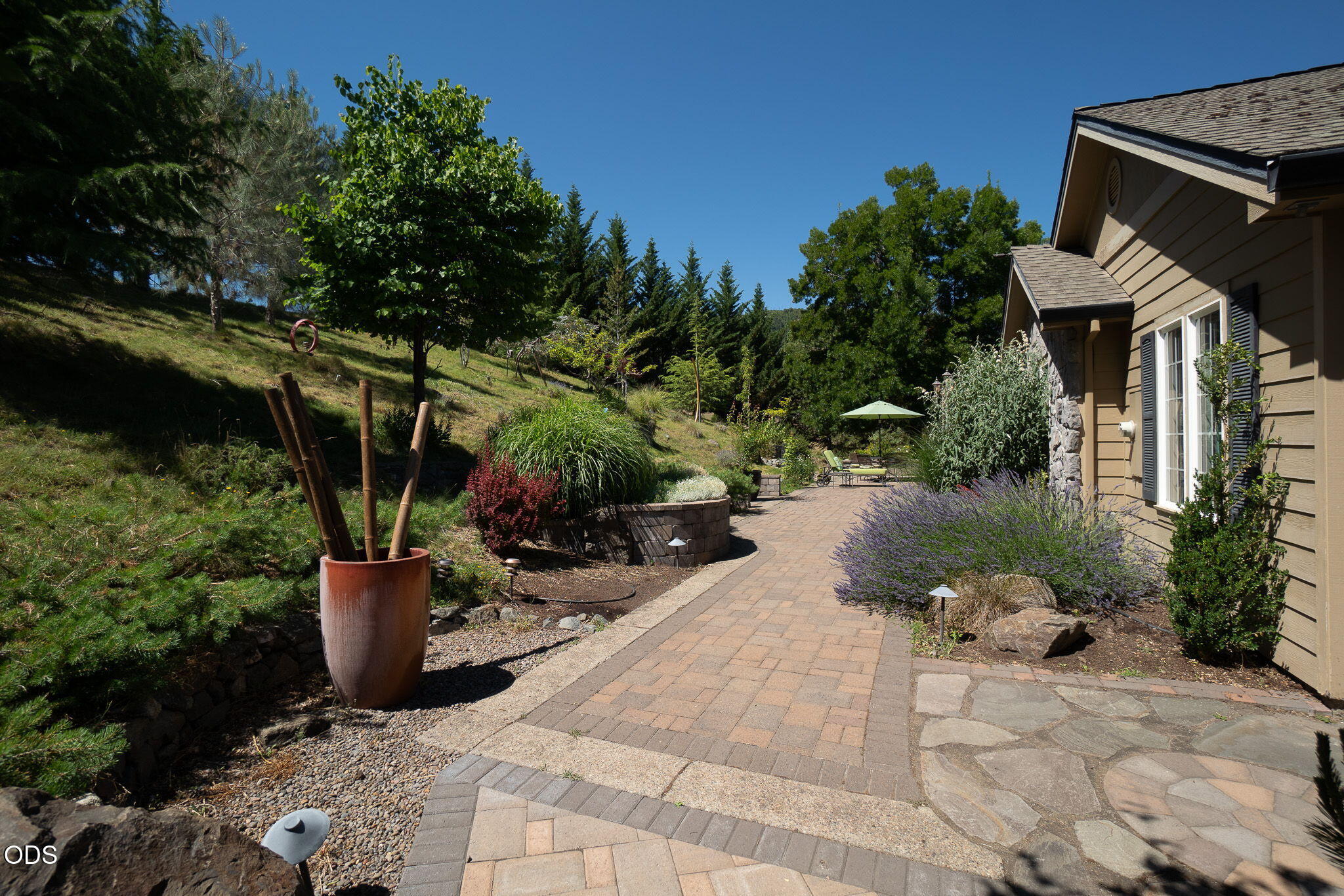 651 Holton Road Talent, OR 97540 - Photo 4 of 47