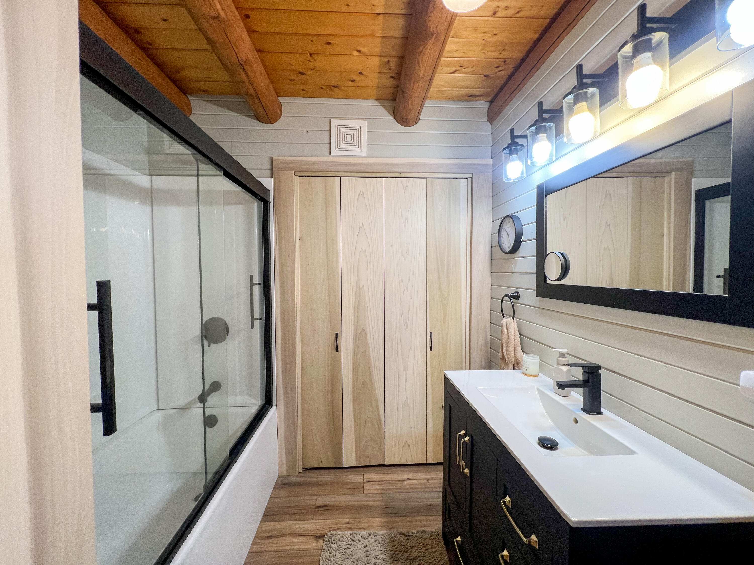 20643 Deer Island View Road Seneca, WI 54626 - Photo 16 of 61 Bathroom