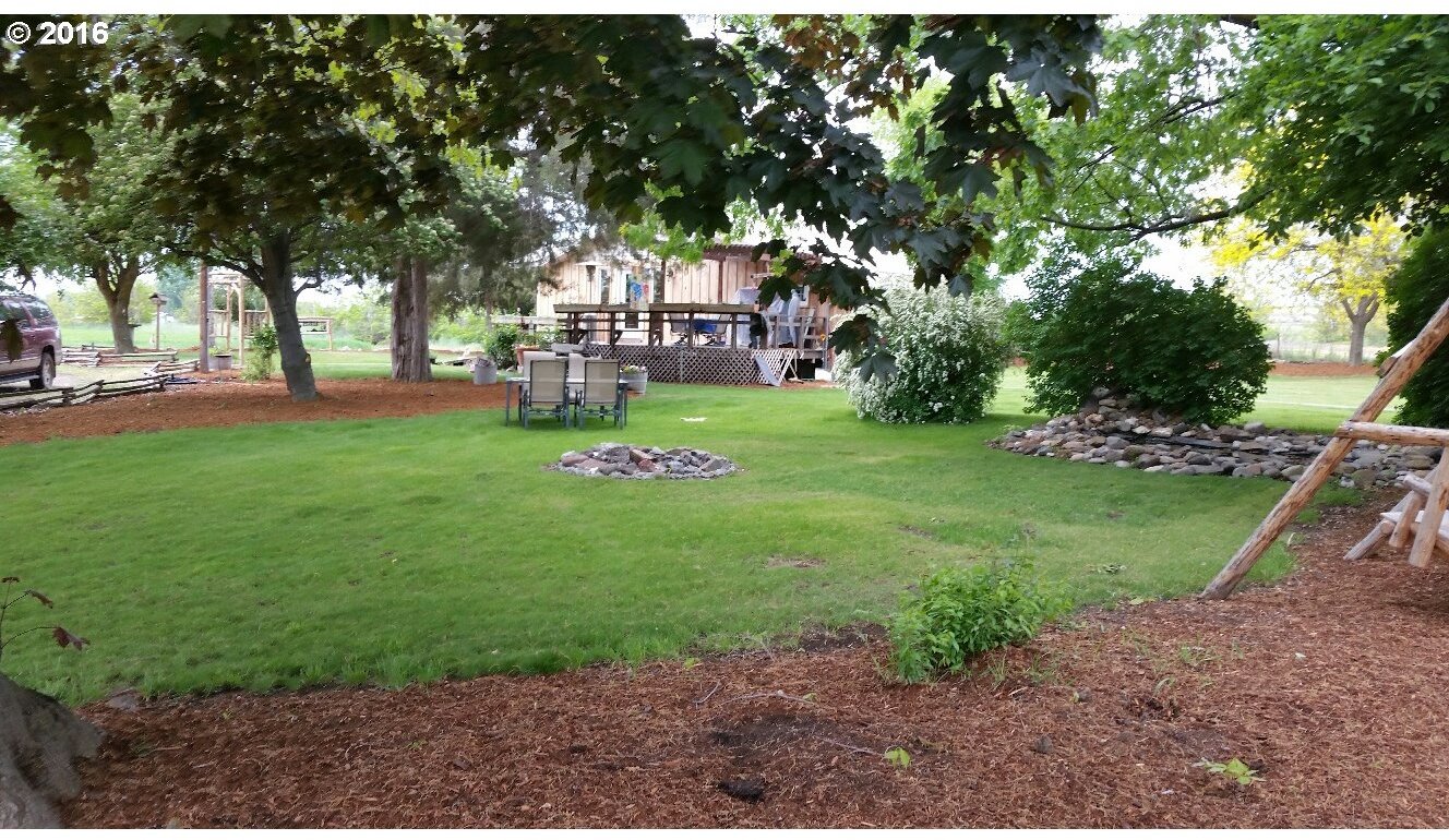 77862 North Ash Road Stanfield, OR 97875 - Photo 24 of 28 a view of a park with large trees
