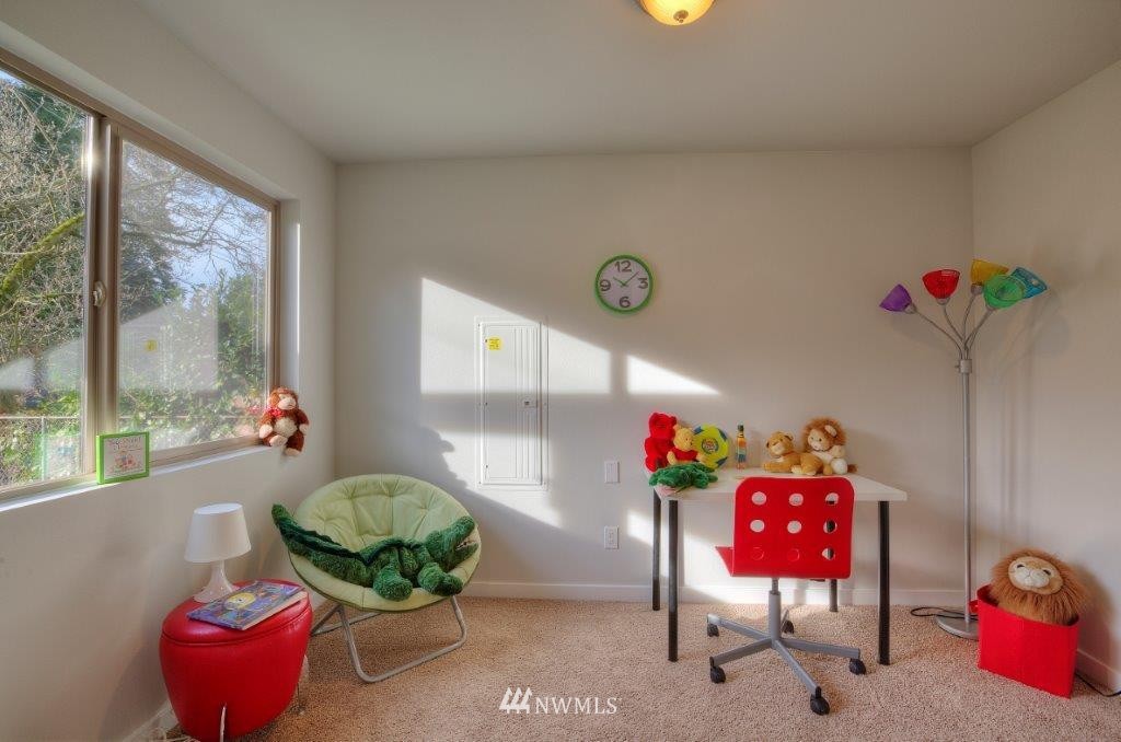 634 Southwest 107th Street Seattle, WA 98146 - Photo 11 of 14 Gallery Image 11
