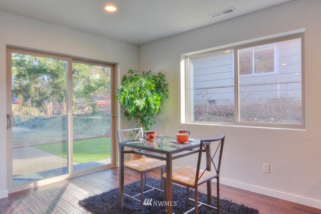 634 Southwest 107th Street Seattle, WA 98146 - Photo 4 of 14 Gallery Image 4