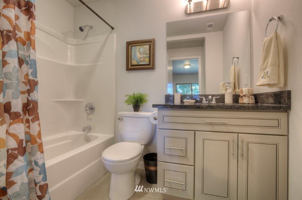 634 Southwest 107th Street Seattle, WA 98146 - Photo 7 of 14 Gallery Image 7