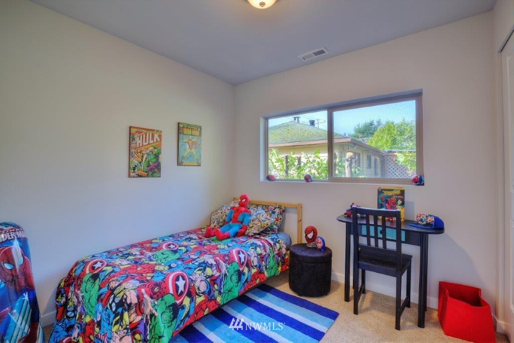 634 Southwest 107th Street Seattle, WA 98146 - Photo 9 of 14 Gallery Image 9
