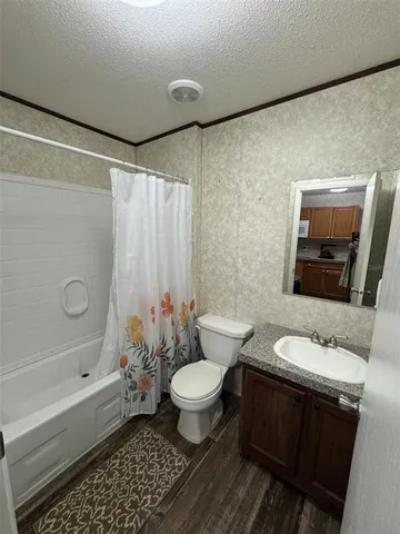 a bathroom with a bath tub
