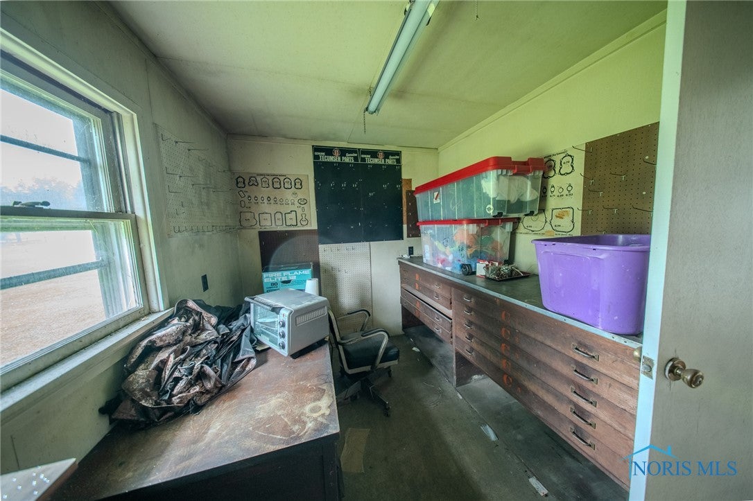 327 Klingler Road Paulding, OH 45879 - Photo 24 of 26 shop