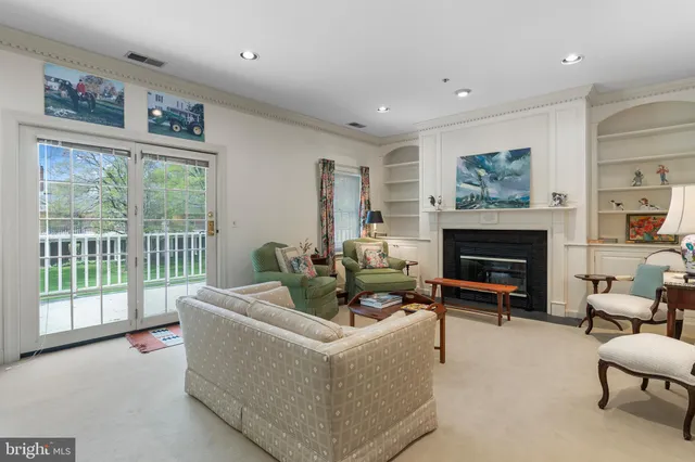 $340,000 | 406 Brightwood Clb Drive, Unit 406, Lutherville-Timonium, MD 21093