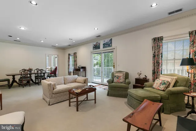 $340,000 | 406 Brightwood Clb Drive, Unit 406, Lutherville-Timonium, MD 21093