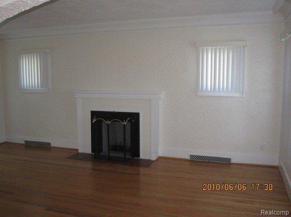 295 Elizabeth Lake Road Pontiac, MI 48341 - Photo 7 of 12 IMG_6295-mfsopt