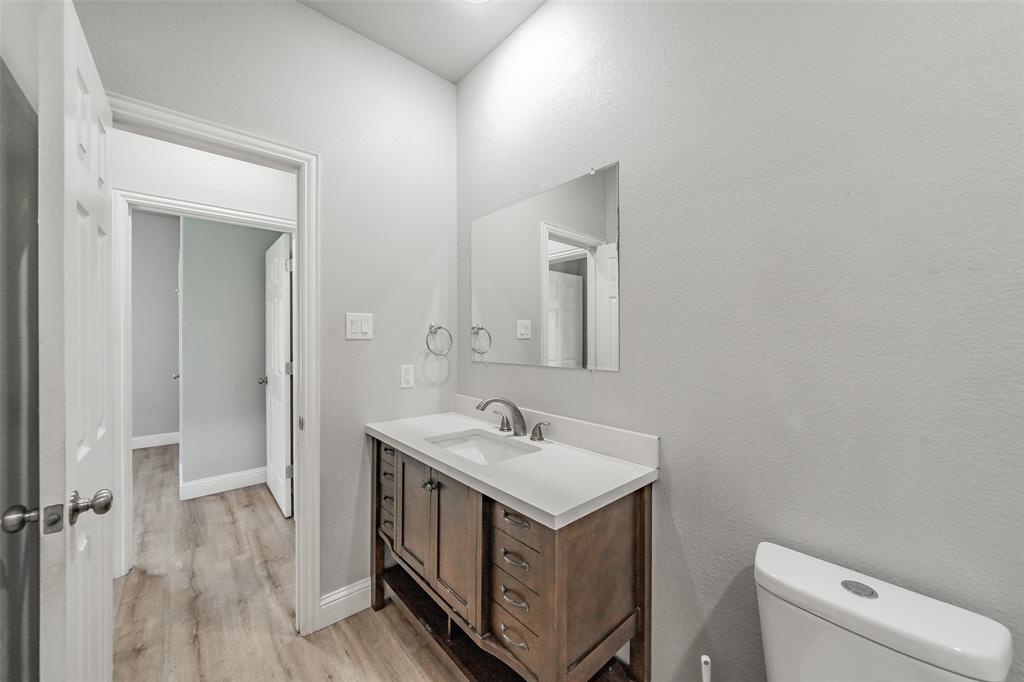 402 Robbins Street Cleburne, TX 76031 - Photo 14 of 40