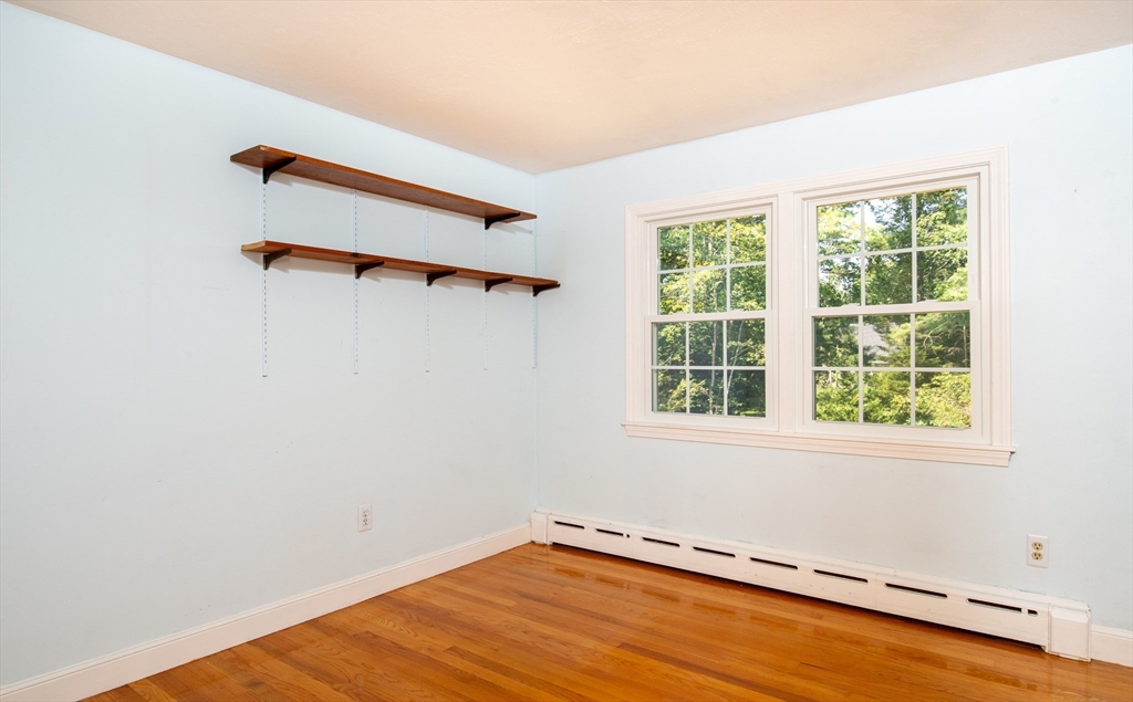 24 Ichabod Lane Marion, MA 02738 - Photo 25 of 35 an empty room with a window
