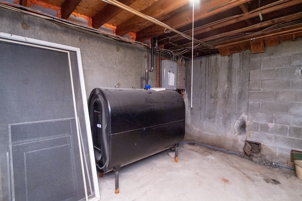 24 Ichabod Lane Marion, MA 02738 - Photo 34 of 35 a utility room with dryer and washer