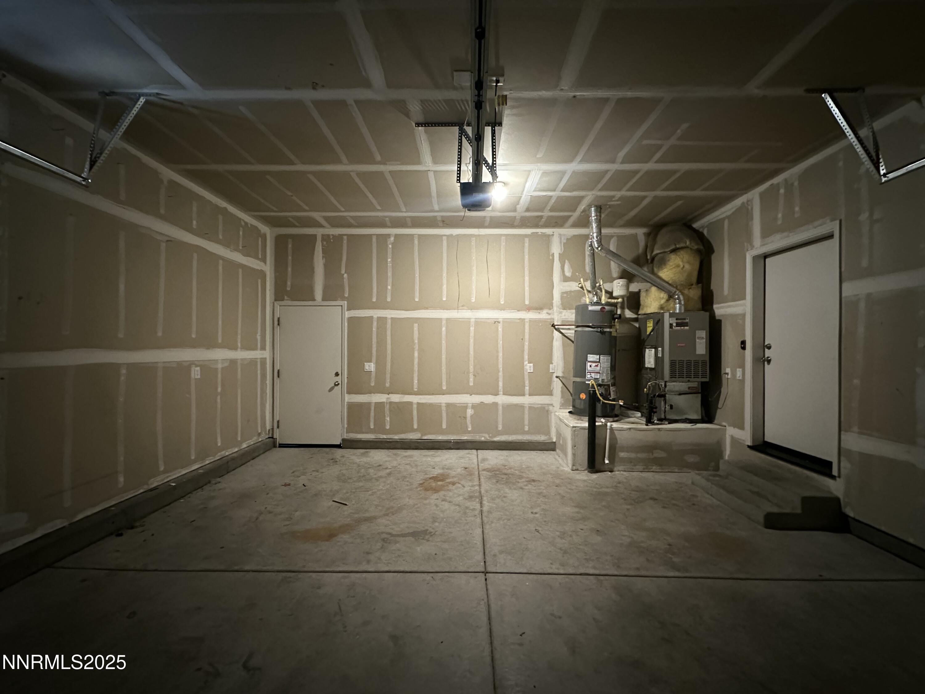 387 Orrcrest Drive Reno, NV 89506 - Photo 29 of 37 Garage