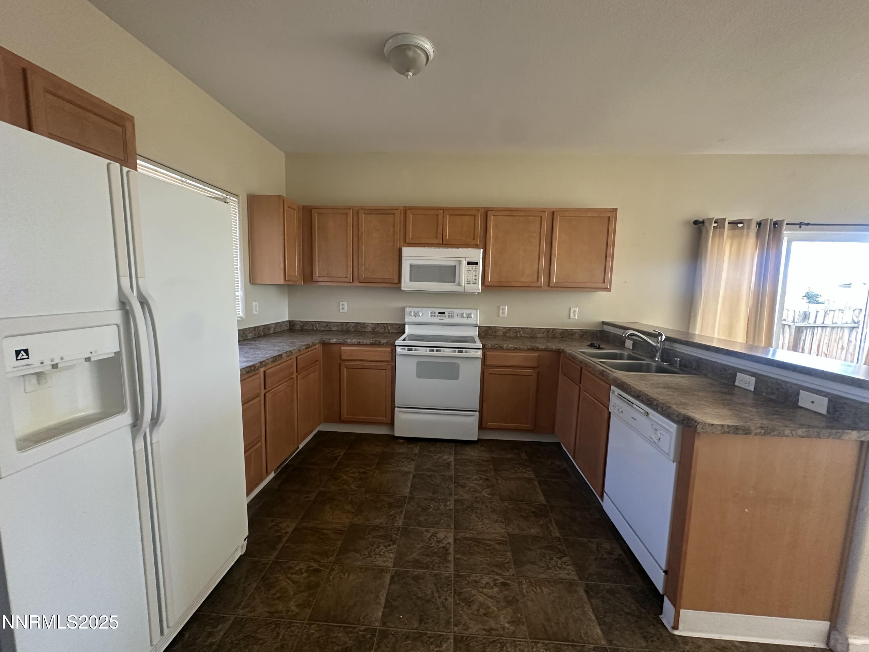 387 Orrcrest Drive Reno, NV 89506 - Photo 8 of 37 Kitchen