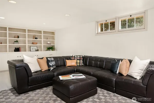 $3,795,000 | 453 McGilvra Boulevard East, Seattle, WA 98112