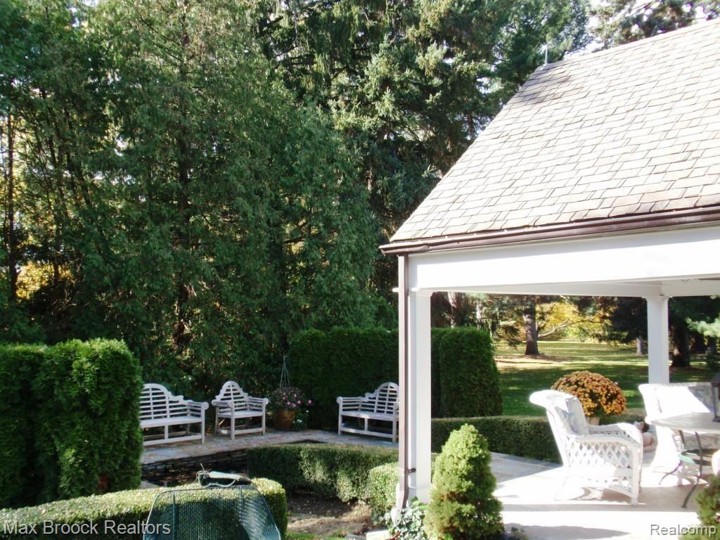 4875 Charing Cross Road Bloomfield Hills, MI 48304 - Photo 35 of 45