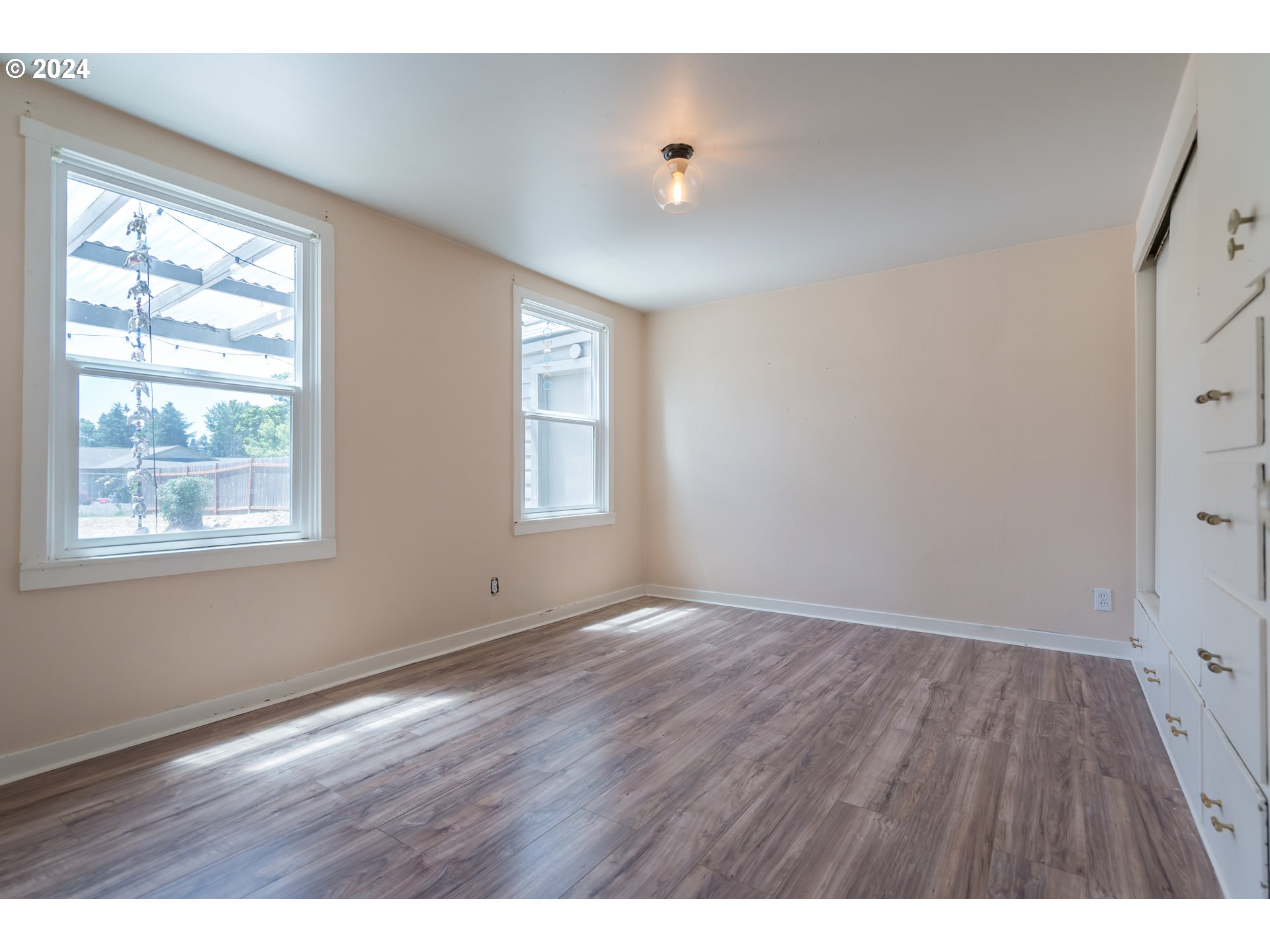 1011 West N Street Springfield, OR 97477 - Photo 14 of 23 Bedroom, Primary