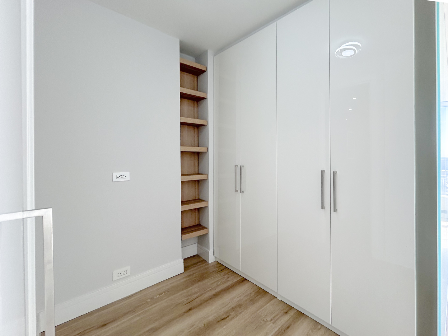 5445 North Sheridan Road, Unit 1407 Chicago, IL 60640 - Photo 6 of 10