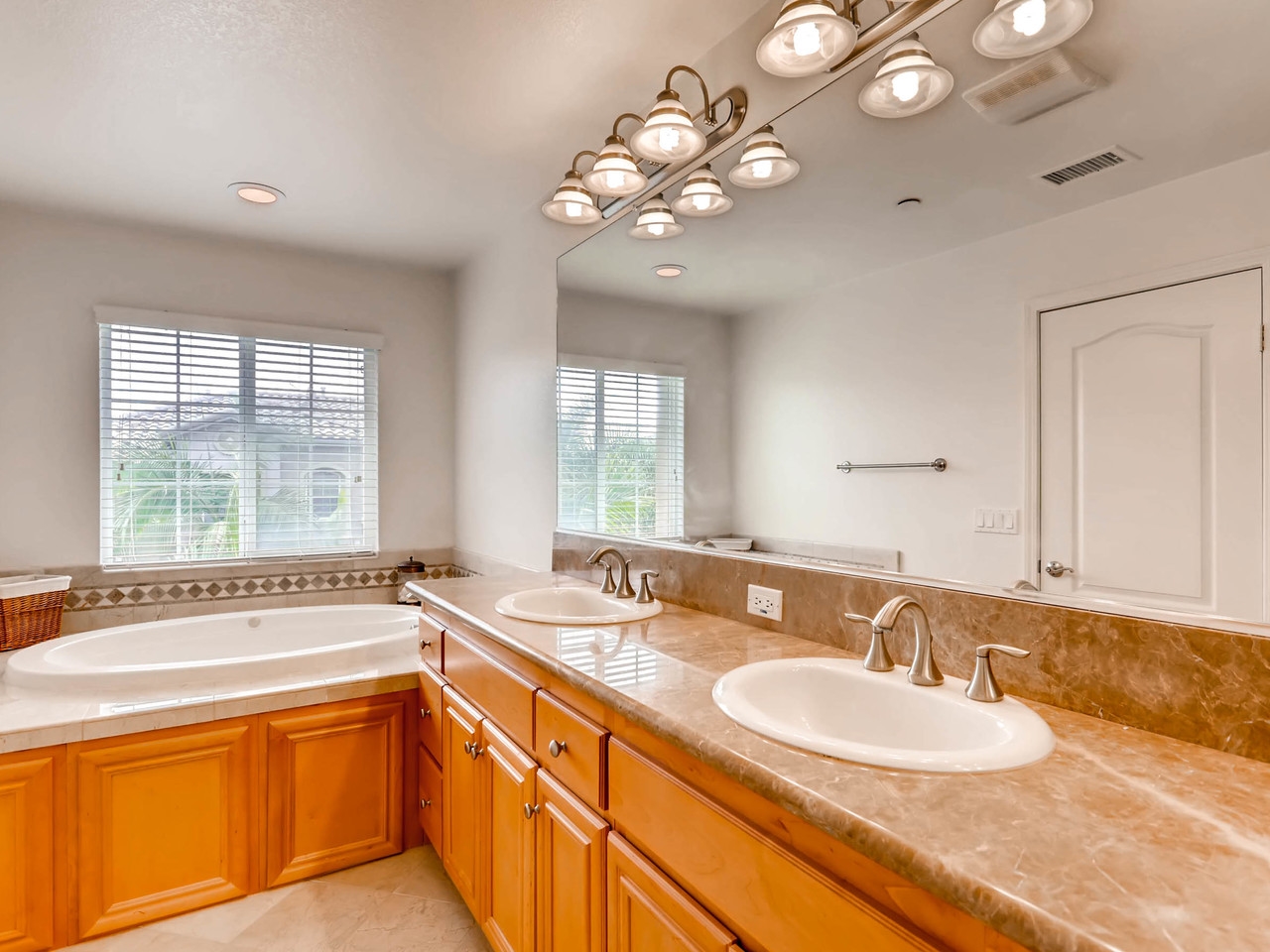 4027 Bluff View Way Carlsbad, CA 92008 - Photo 17 of 25