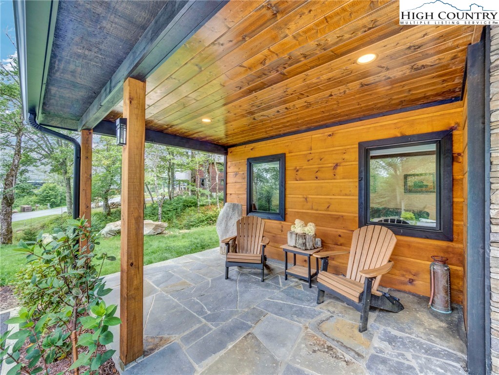 196 Cloud Spring Drive Sugar Mountain, NC 28604 - Photo 2 of 38