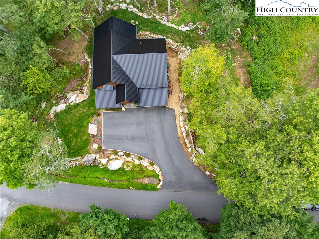 196 Cloud Spring Drive Sugar Mountain, NC 28604 - Photo 36 of 38 an aerial view of a house