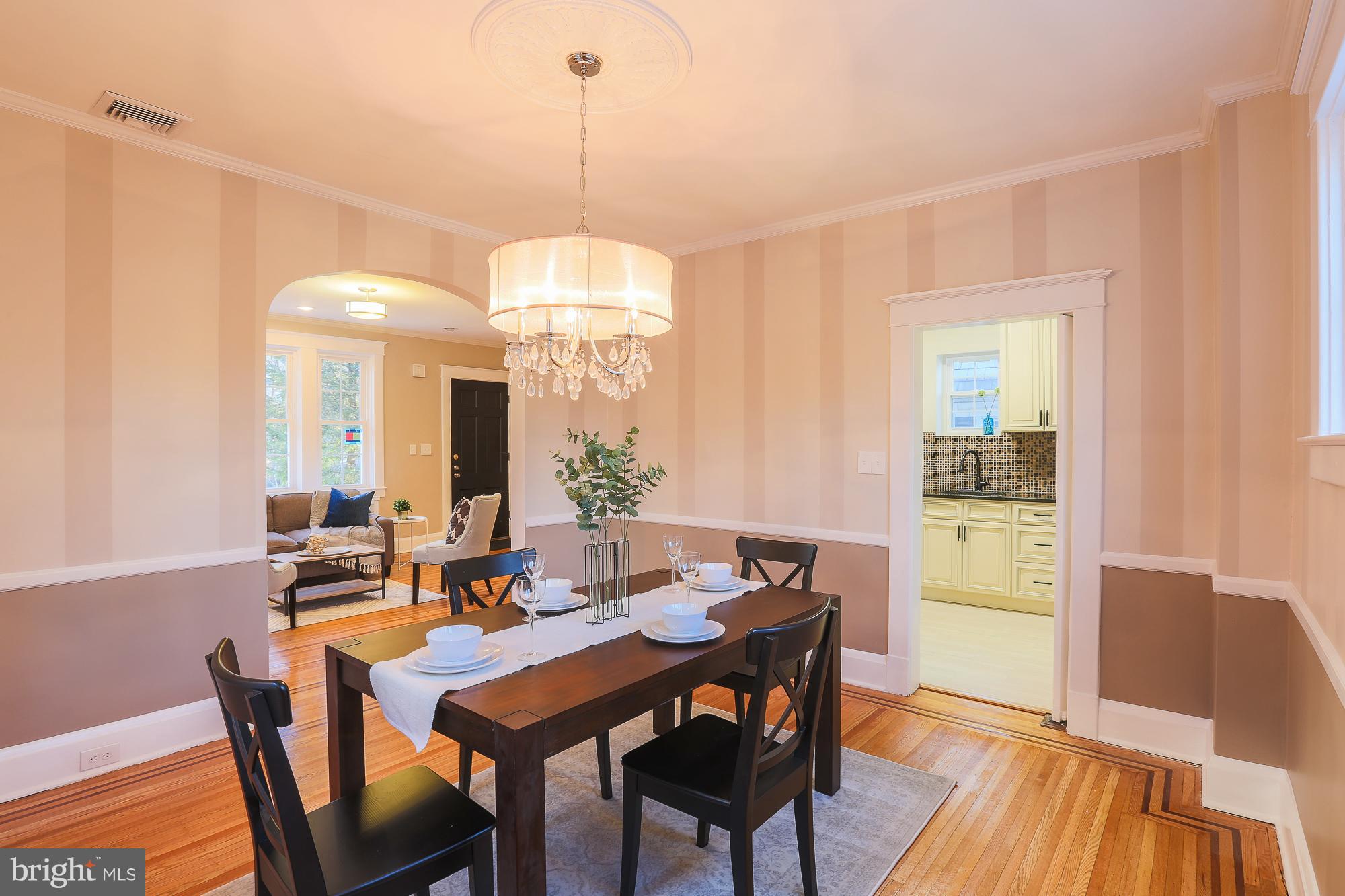 410 Westgate Road Baltimore, MD 21229 - Photo 13 of 30 Dining Room