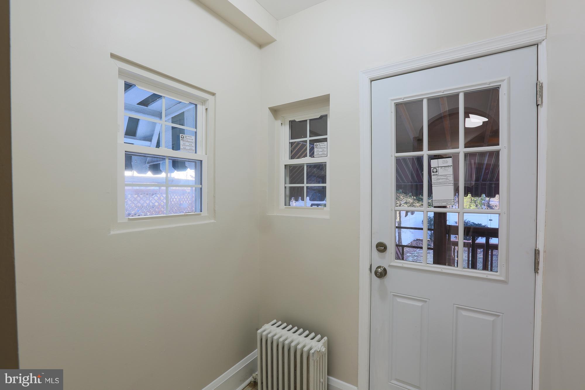 410 Westgate Road Baltimore, MD 21229 - Photo 14 of 30 mudroom